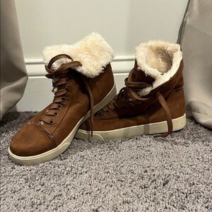 Airwalk Tan Sneakers with Plush Lining